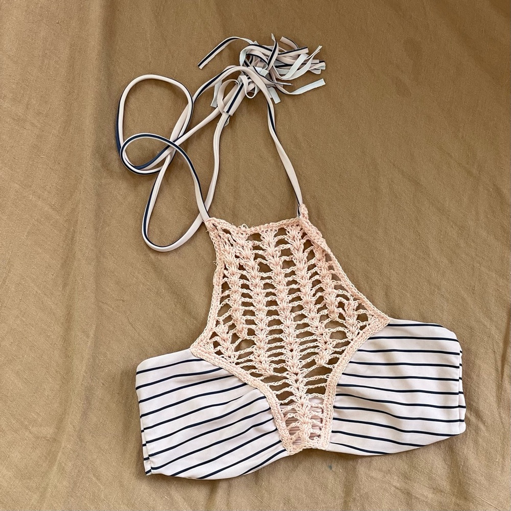 Acacia top